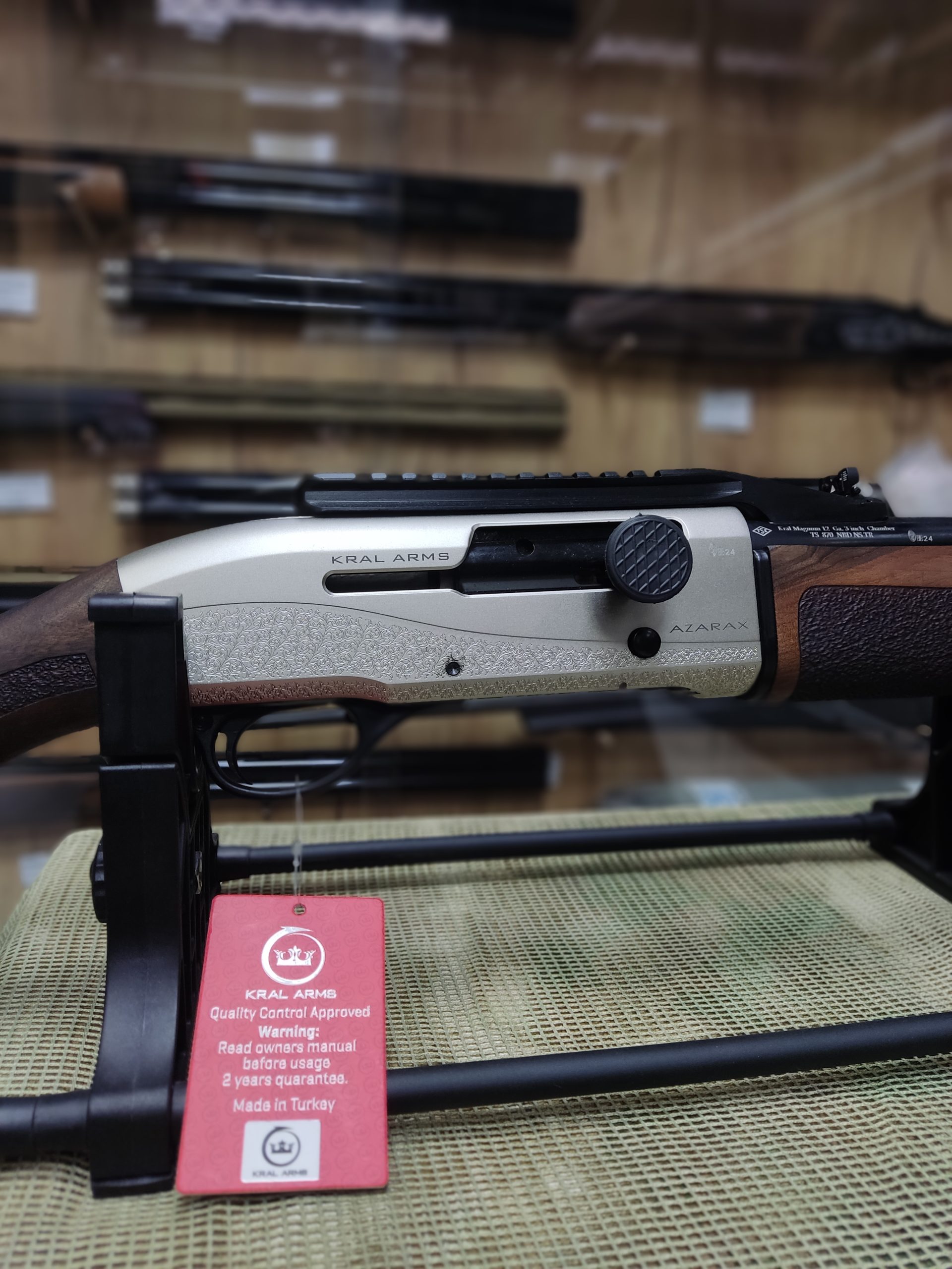 Lovačka puška Kral Arms Azarax E200 Cantilever W kal.12/76 Lovačka puška Kral Arms Azarax E200 Cantilever W kal.12/76 - Lovačke puške